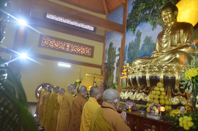 Hà Tĩnh: Lễ an vị tôn tượng Phật Bổn sư Thích Ca bằng đồng cao 5m